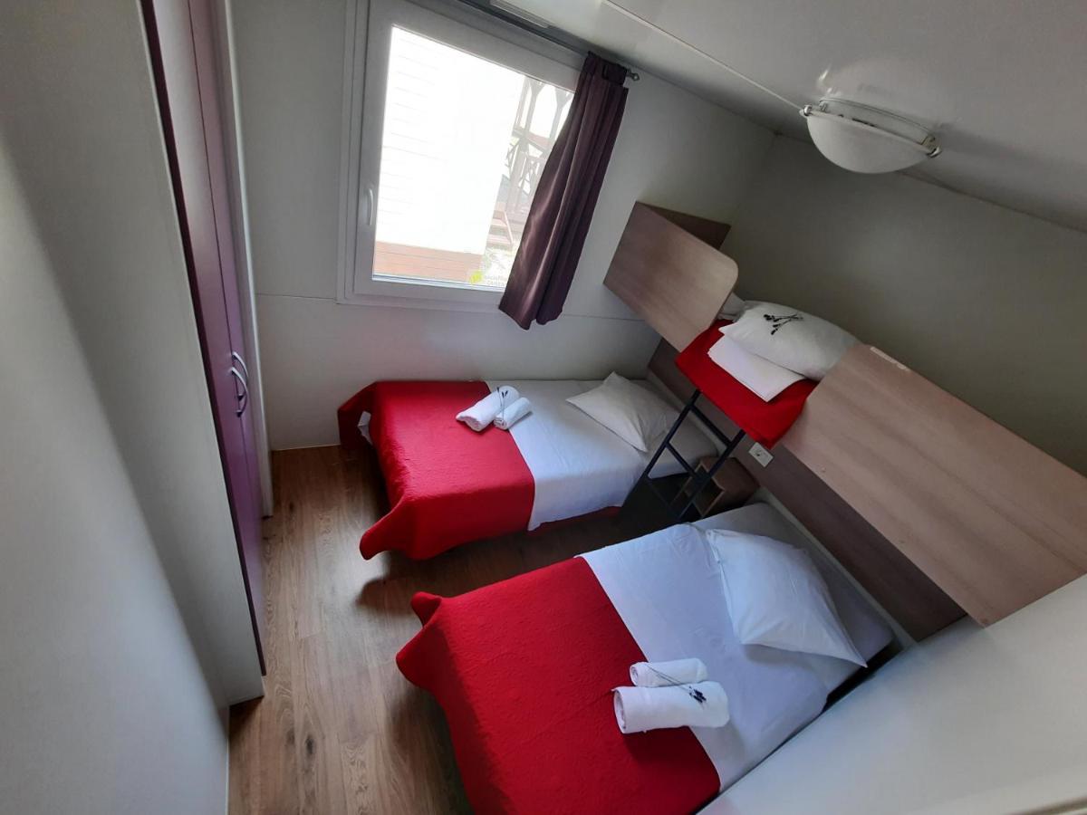 Kamp Rujno Hotel Starigrad Paklenica Exterior photo