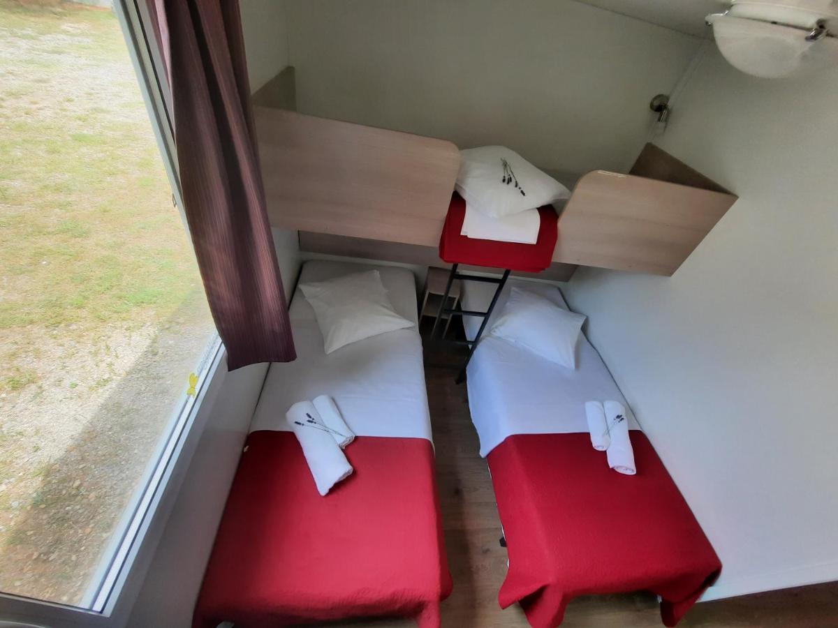Kamp Rujno Hotel Starigrad Paklenica Exterior photo